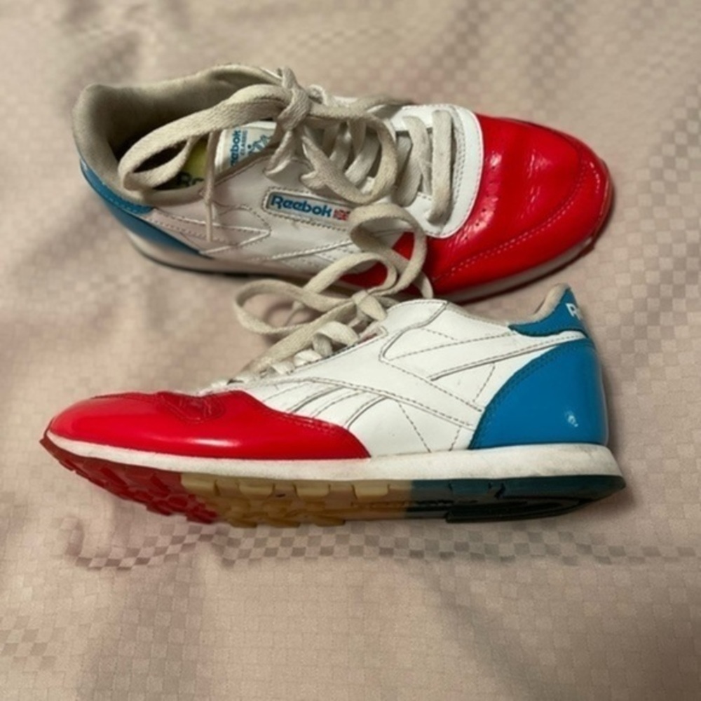 Reebok Men’s CLASSIC LEATHER DESSERT PACK Shoes White/Red/Blue BS7245 Size 5.